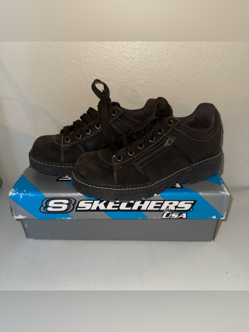 Skechers  new Vtg 90s rare Women’s Dark Briwn  Low-Top Lace-Up Sneakers